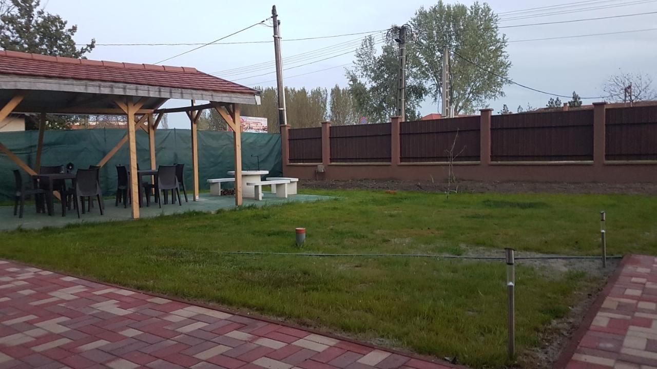 Angyal Apartman Cserkeszőlő Exterior foto