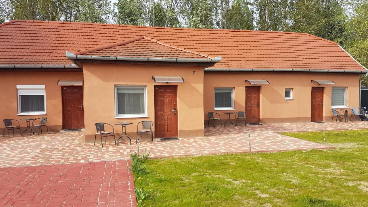 Angyal Apartman Cserkeszőlő Exterior foto